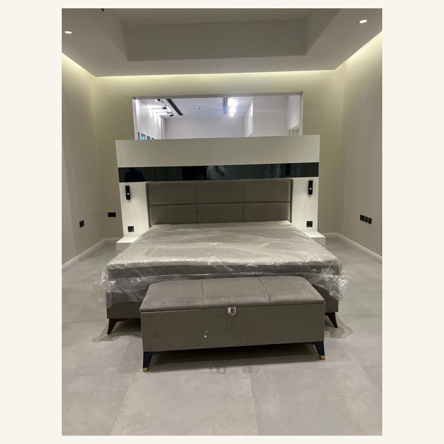 Craft Masters project: Upholstered Bed With Feature Headboard Wall