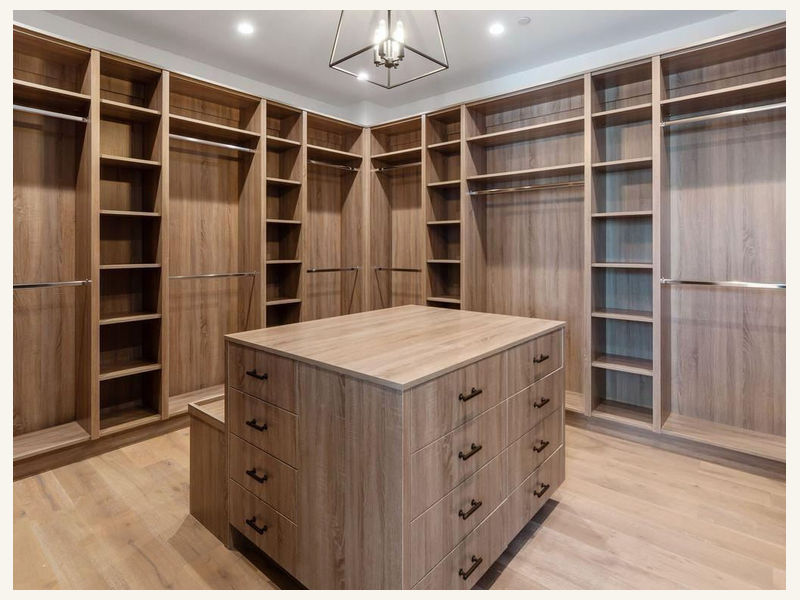 Wardrobes & Storage